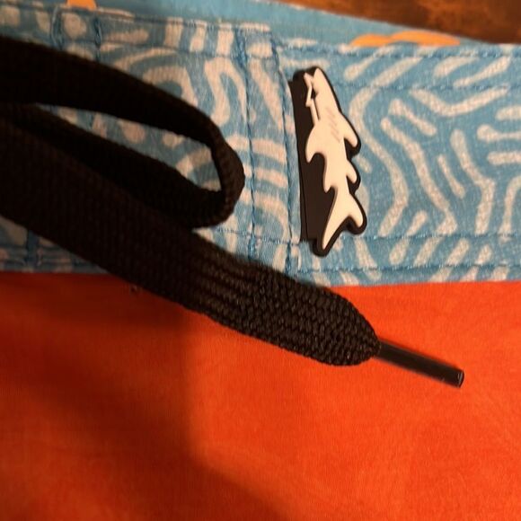 NWOT Maui and Sons Black 4 Way Stretch Shark Board-shorts Size 34 - Picture 3 of 8